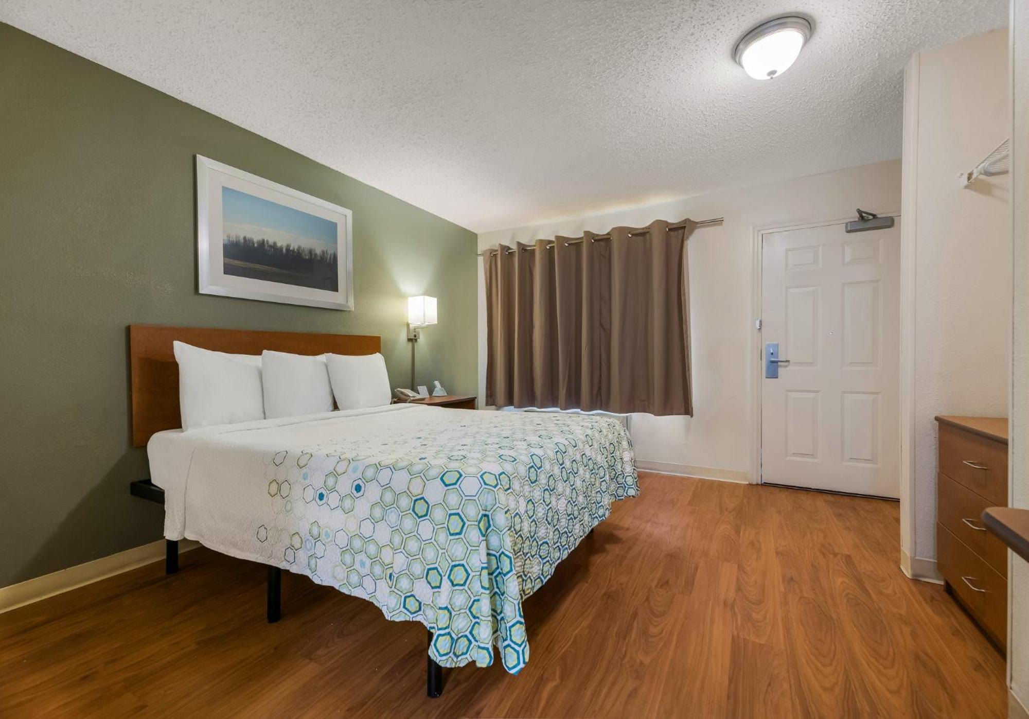 Hometowne Studios By Red Roof Orlando - Ucf Area Alafaya Exterior foto