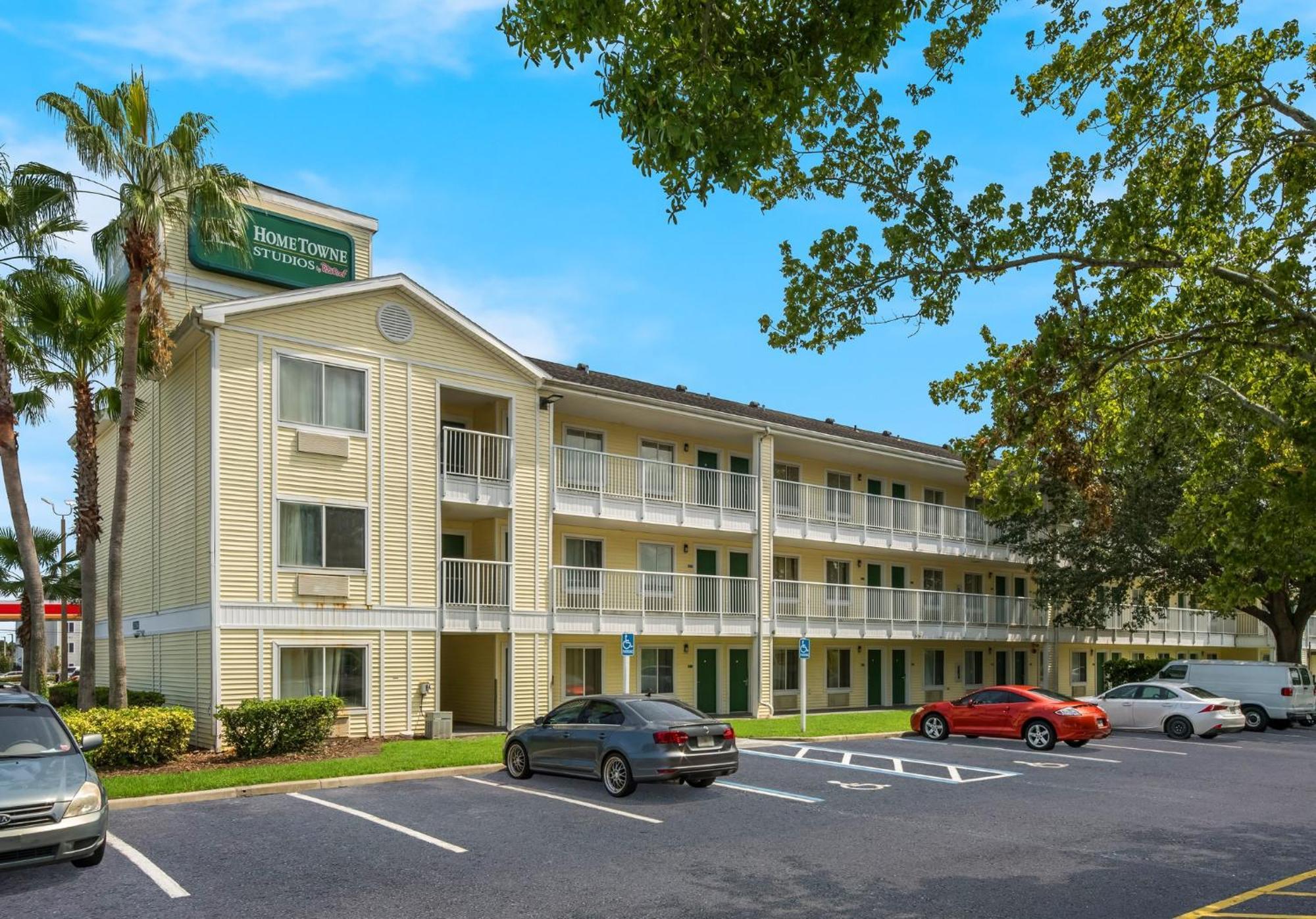 Hometowne Studios By Red Roof Orlando - Ucf Area Alafaya Exterior foto