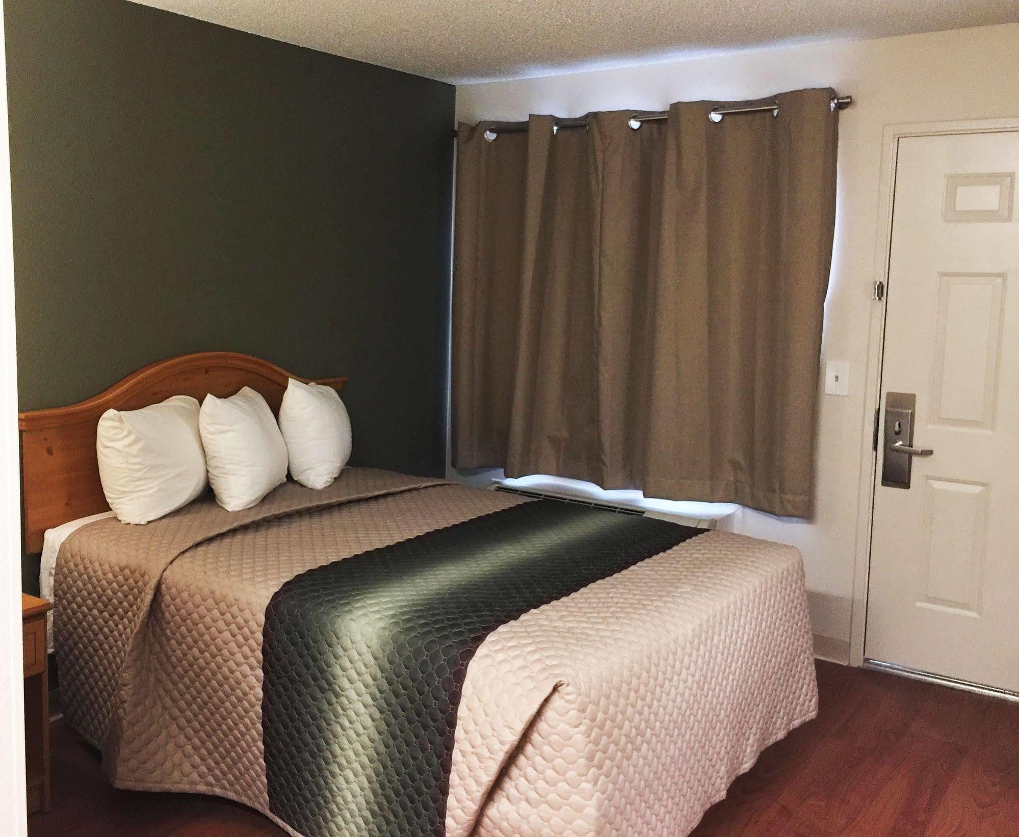 Hometowne Studios By Red Roof Orlando - Ucf Area Alafaya Exterior foto